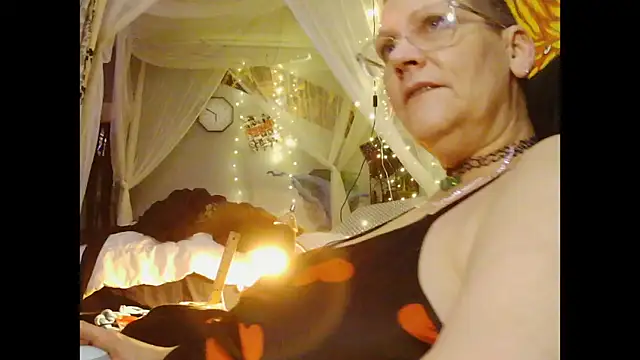 Snapshot of juscjen chatting on 02/15/26, 11:52 juscjen online show from 02/15/26, 11:52