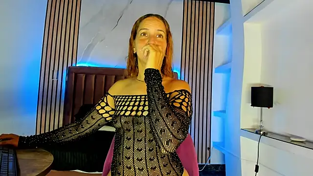 ChloeParkss  online show from 02/04/25, 11:49