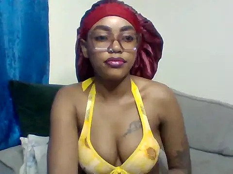 Snapshot of _crystal_princesss chatting on 04/28/26, 01:26 crystal princesss online show from 04/28/26, 01:26