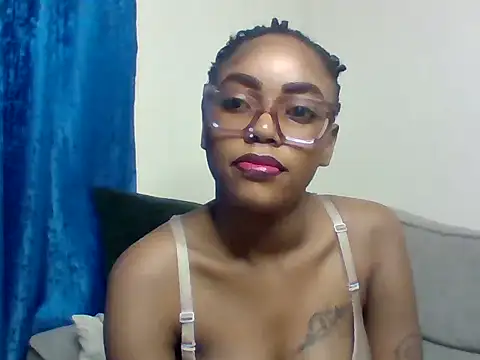 Snapshot of _crystal_princesss chatting on 05/02/26, 12:04 crystal princesss online show from 05/02/26, 12:04