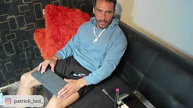 Snapshot of george__69 chatting on 03/15/25, 05:59 george 69 online show from 03/15/25, 05:59