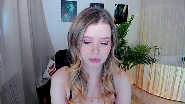 FollowLovee online show from 04/11/26, 04:28