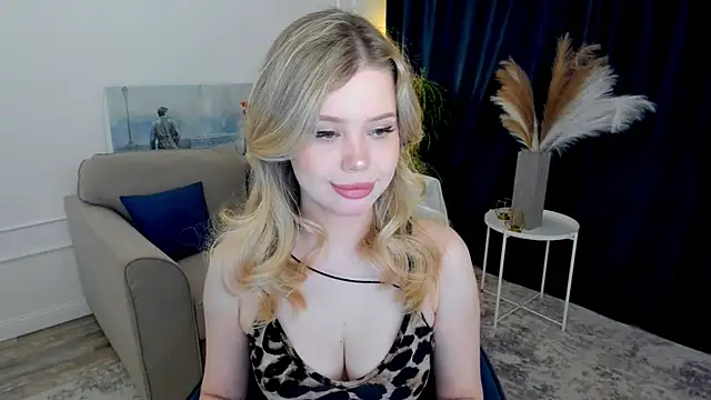 FollowLovee online show from 05/06/26, 07:41