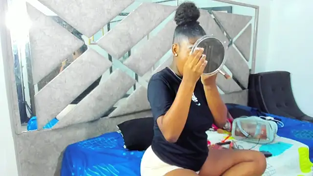 EvaxEmma online show from 03/18/26, 01:03