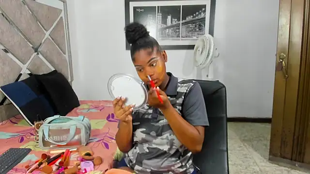 EvaxEmma online show from 04/01/26, 01:41