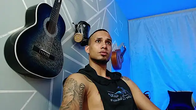 Snapshot of MagnusFrost chatting on 02/06/25, 01:38 MagnusFrost online show from 02/06/25, 01:38