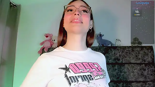 Snapshot of Valentina_Alba chatting on 05/21/26, 06:37 Valentina Alba online show from 05/21/26, 06:37