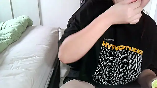 iamMalixxx online show from 09/28/25, 10:20