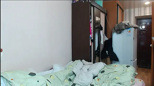 Snapshot of leila_bambi_ chatting on 12/31/24, 08:37 leila bambi  online show from 12/31/24, 08:37