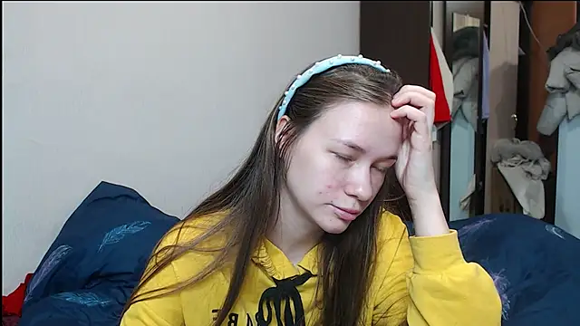 Snapshot of leila_bambi_ chatting on 03/11/25, 04:40 leila bambi  online show from 03/11/25, 04:40