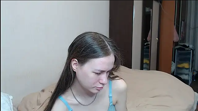 Snapshot of leila_bambi_ chatting on 03/21/25, 03:44 leila bambi  online show from 03/21/25, 03:44