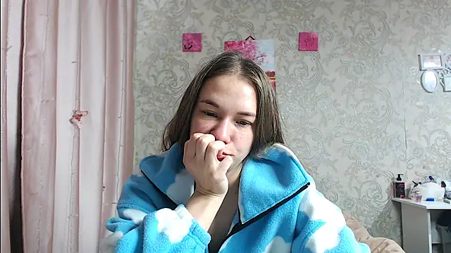 Snapshot of leila_bambi_ chatting on 10/14/25, 08:04 leila bambi  online show from 10/14/25, 08:04