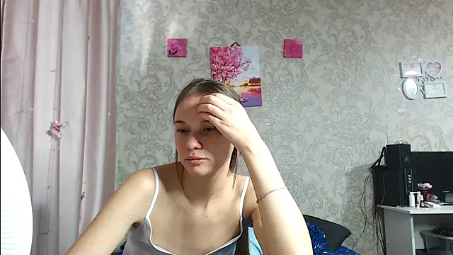 Snapshot of leila_bambi_ chatting on 11/03/25, 07:20 leila bambi  online show from 11/03/25, 07:20