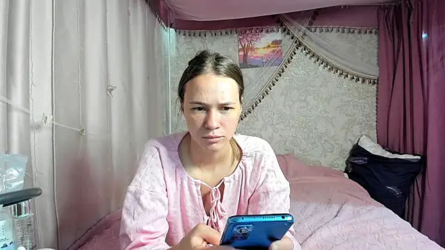 Snapshot of leila_bambi_ chatting on 07/11/26, 06:05 leila bambi online show from 07/11/26, 06:05