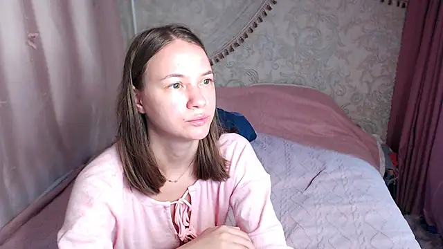 Snapshot of leila_bambi_ chatting on 07/14/26, 07:24 leila bambi online show from 07/14/26, 07:24