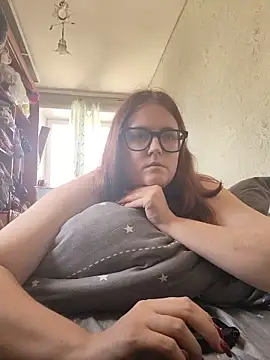 Snapshot of DesireMelissa chatting on 05/17/26, 09:49 DesireMelissa online show from 05/17/26, 09:49