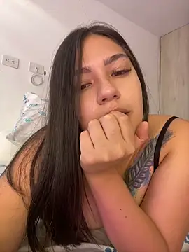 Latina vanessa online show from 01/31/25, 10:21