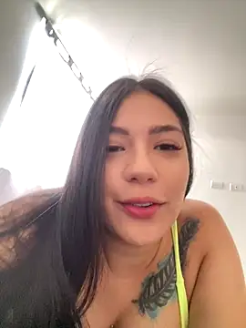Latina vanessa online show from 09/17/25, 04:19