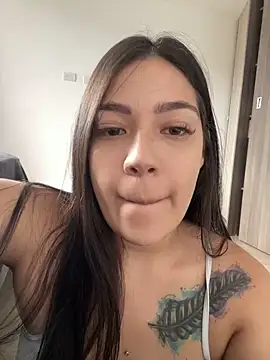 Latina vanessa online show from 09/29/25, 10:14