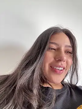 Latina vanessa online show from 12/13/25, 07:53