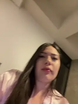 Latina vanessa online show from 04/18/26, 02:15