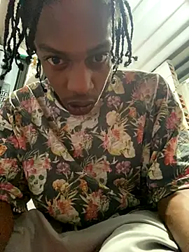 Snapshot of Larry-n-clouds chatting on 11/25/25, 03:39 Larry-n-clouds online show from 11/25/25, 03:39