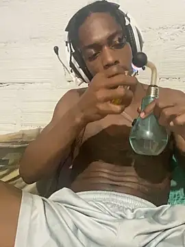 Snapshot of Larry-n-clouds chatting on 11/26/25, 03:51 Larry-n-clouds online show from 11/26/25, 03:51