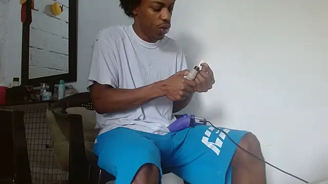 Snapshot of Larry-n-clouds chatting on 02/03/26, 05:07 Larry-n-clouds online show from 02/03/26, 05:07