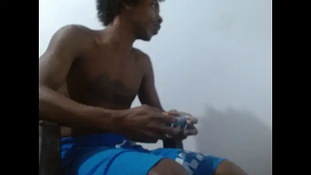 Snapshot of Larry-n-clouds chatting on 02/06/26, 02:16 Larry-n-clouds online show from 02/06/26, 02:16