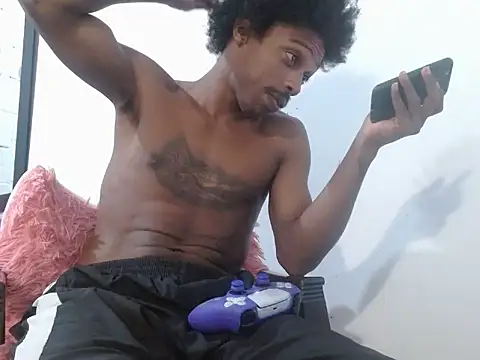 Snapshot of Larry-n-clouds chatting on 03/12/26, 07:20 Larry-n-clouds online show from 03/12/26, 07:20