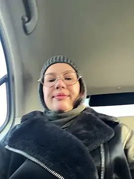 RinaCat online show from 11/29/25, 05:54