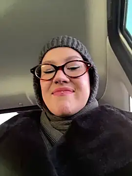 RinaCat online show from 11/30/25, 05:44