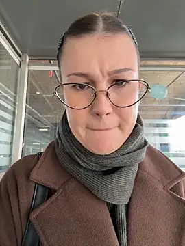 RinaCat online show from 04/18/26, 05:55