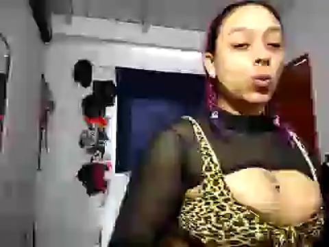 Snapshot of Cata_Blue__ chatting on 01/07/25, 02:41 Cata Blue online show from 01/07/25, 02:41
