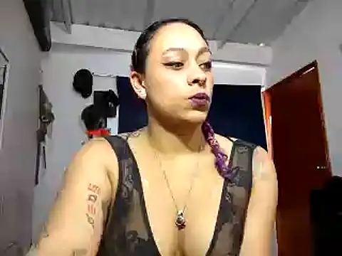 Snapshot of Cata_Blue__ chatting on 01/14/25, 05:34 Cata Blue online show from 01/14/25, 05:34