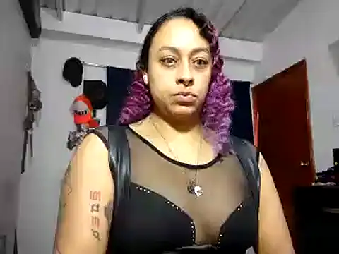 Snapshot of Cata_Blue__ chatting on 01/24/25, 02:30 Cata Blue online show from 01/24/25, 02:30
