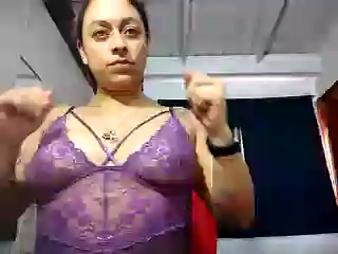 Snapshot of Cata_Blue__ chatting on 01/27/25, 08:39 Cata Blue online show from 01/27/25, 08:39