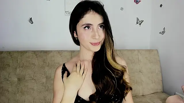 Snapshot of Nicol_Swift_ chatting on 12/19/24, 02:23 Nicol Swift  online show from 12/19/24, 02:23
