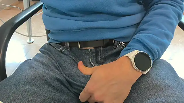 alessandroman2114 online show from 04/15/26, 10:33