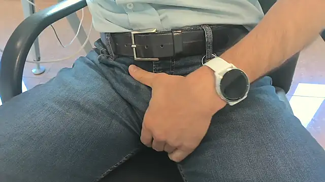 alessandroman2114 online show from 04/24/26, 10:28