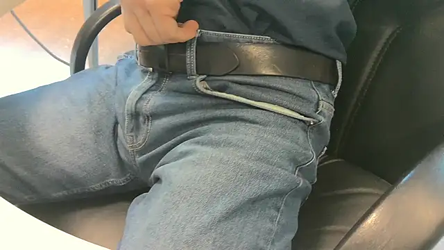 alessandroman2114 online show from 04/27/26, 04:38