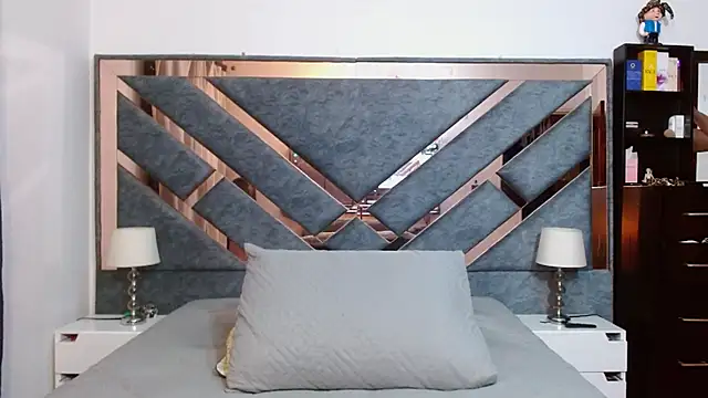 KarlaTesg online show from 10/23/25, 09:41