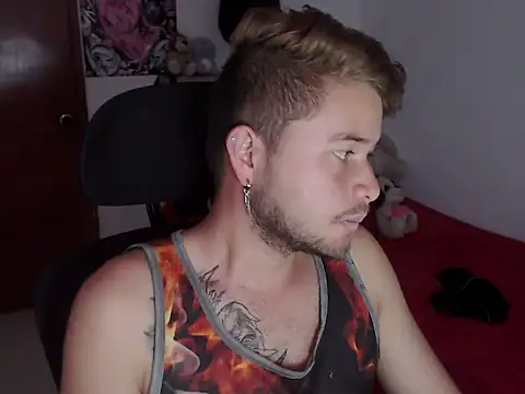 JOHANLEON1 online show from 10/31/25, 04:52