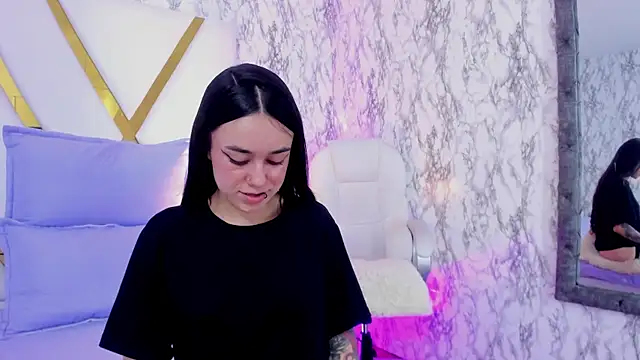 Athziry  online show from 12/17/24, 12:12