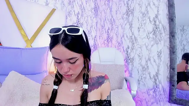 Athziry  online show from 01/08/25, 12:28