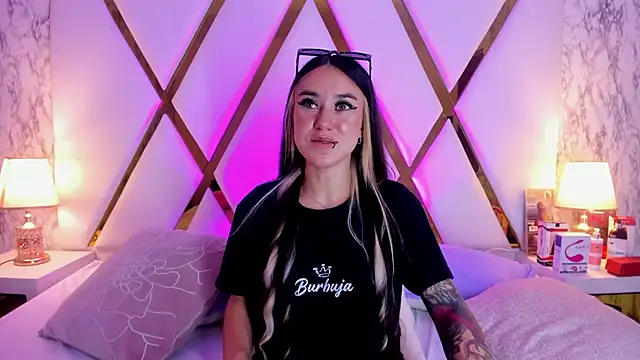 Athziry  online show from 02/10/25, 10:09