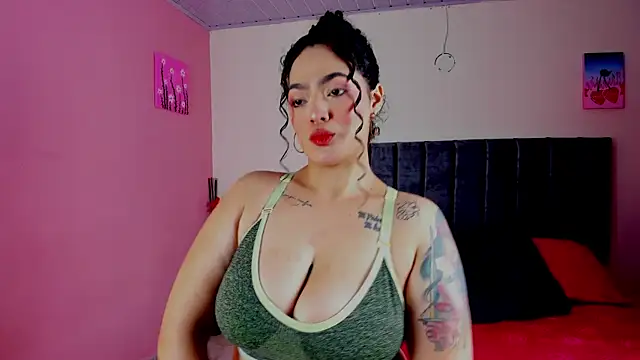 Snapshot of KayllaEvanss_ chatting on 12/14/24, 03:15 KayllaEvanss online show from 12/14/24, 03:15