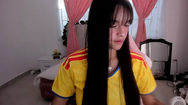 keiilaa online show from 06/17/26, 08:32