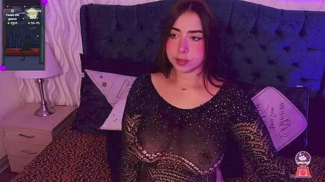 ANNE HONEY55 online show from 12/15/25, 09:19