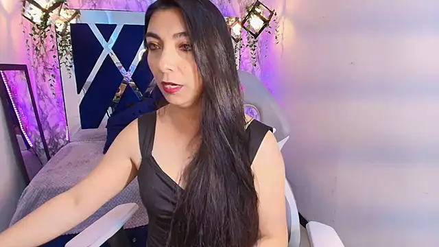 Karla hernandez  online show from 09/24/25, 11:57